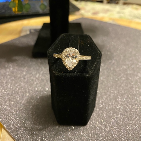 RING SiZE 10 - Picture 2 of 8